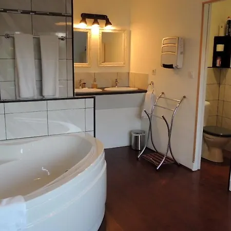 Le Jardin Du Puits Bed & Breakfast Longueville (Calvados)