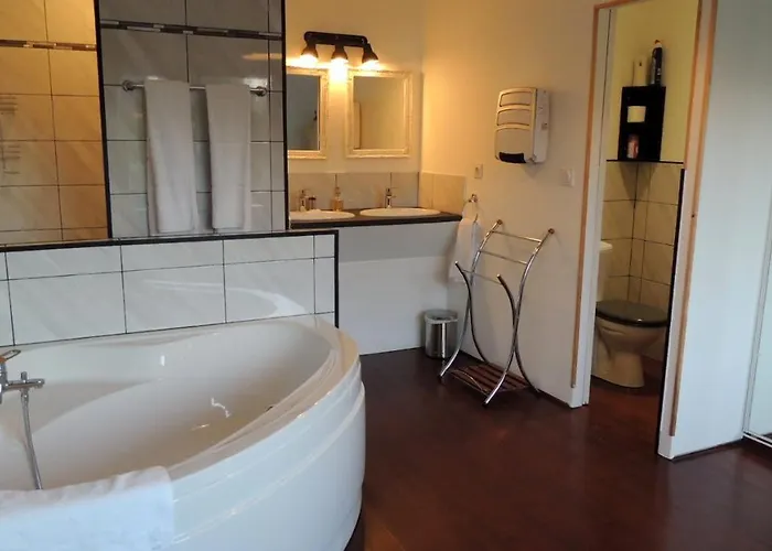 Le Jardin Du Puits Bed & Breakfast Longueville (Calvados)